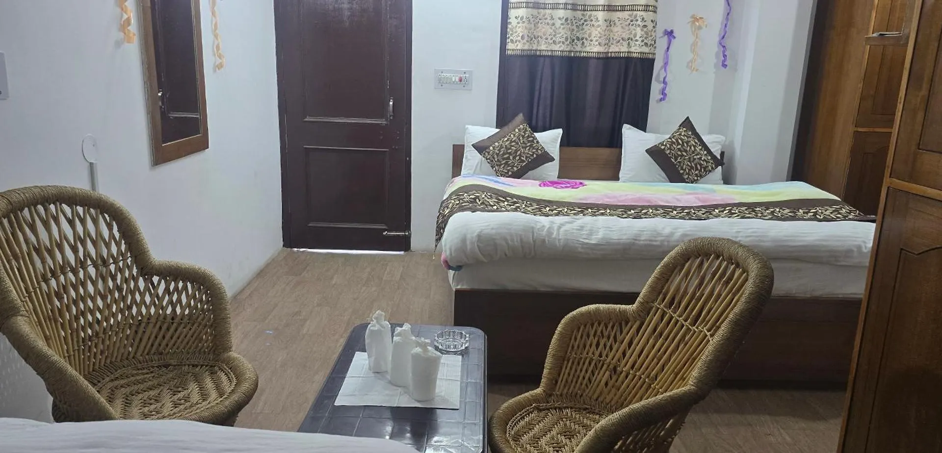 שימלה Shivani Home Stay בית אירוח